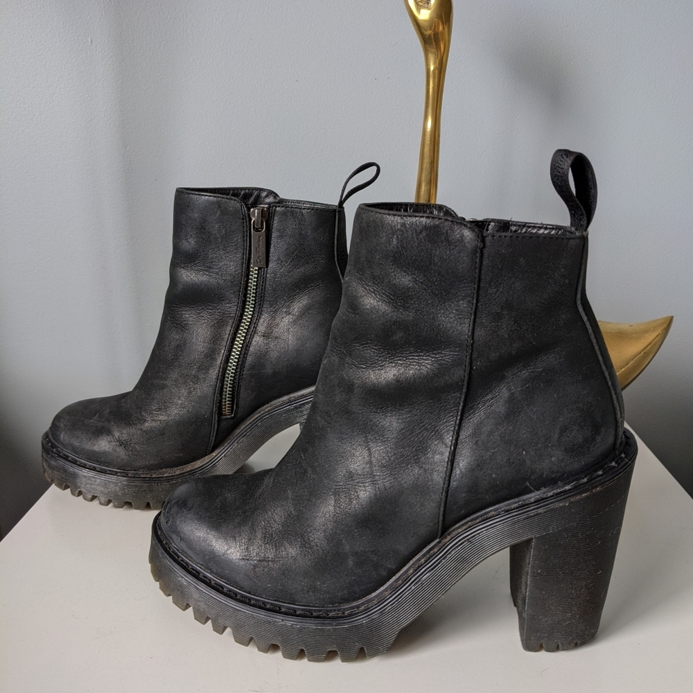 Dr Martens Magdalena heeled booties